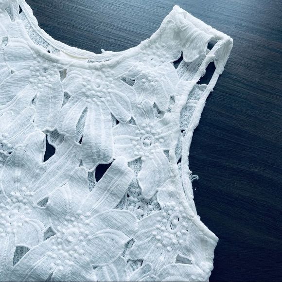 Caution the the Wind White Appliqué Crop Top - Picture 6 of 14